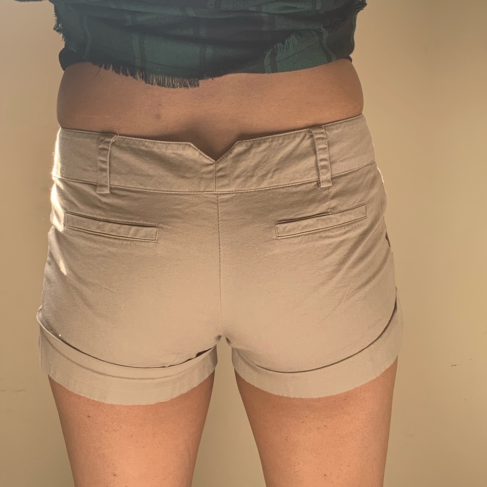 Shorts - Picture 3 of 3
